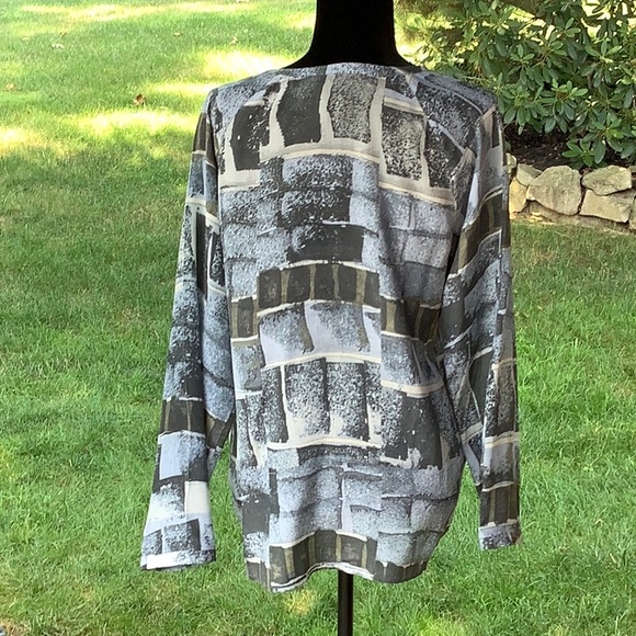 Nic and Zoe M Blouse. Silk/Viscose Blend - Picture 3 of 3